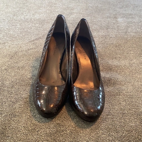Anne Klein women’s brown heels; size 10 medium - Picture 2 of 7